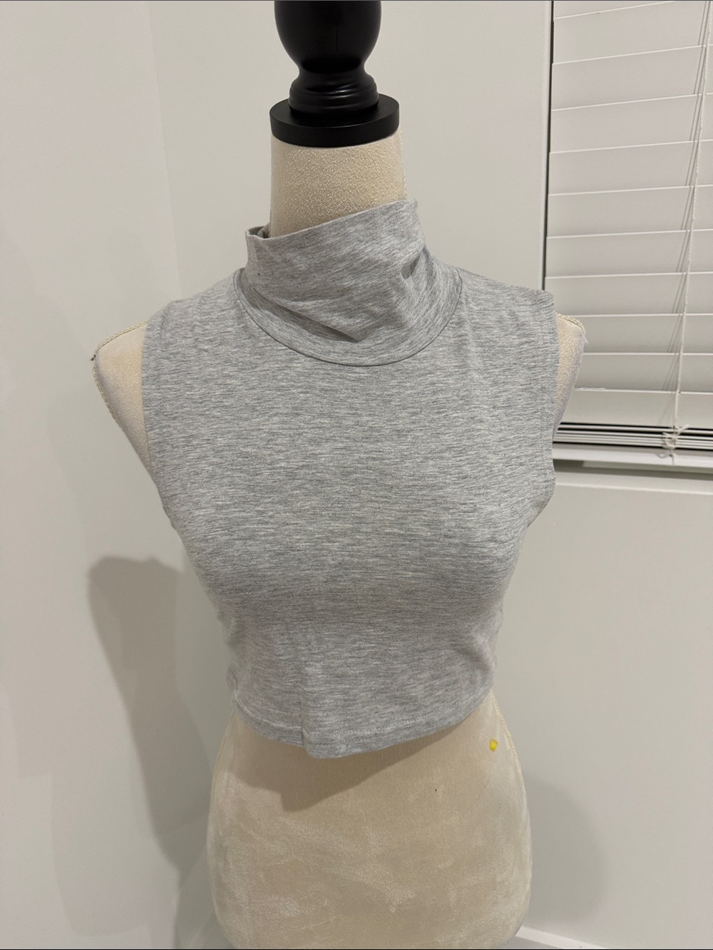 PrettyLittleThing Light Gray Sleeveless Mock Neck Crop Top